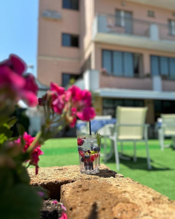 רימיני Hotel Bel Sogno מראה חיצוני תמונה