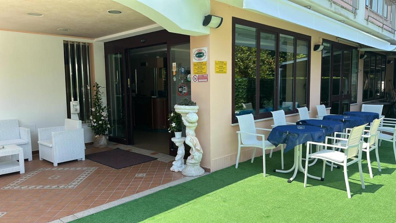רימיני Hotel Bel Sogno מראה חיצוני תמונה